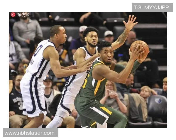 灰熊与爵士激战正酣双方拼尽全力争夺胜利精彩回顾